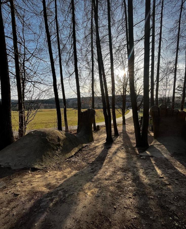 Restaurace a penzion Golf Ještěd Svetla pod Jestedem Esterno foto